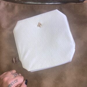 Guerlain Paris Elegant what makup/toiletry Bag